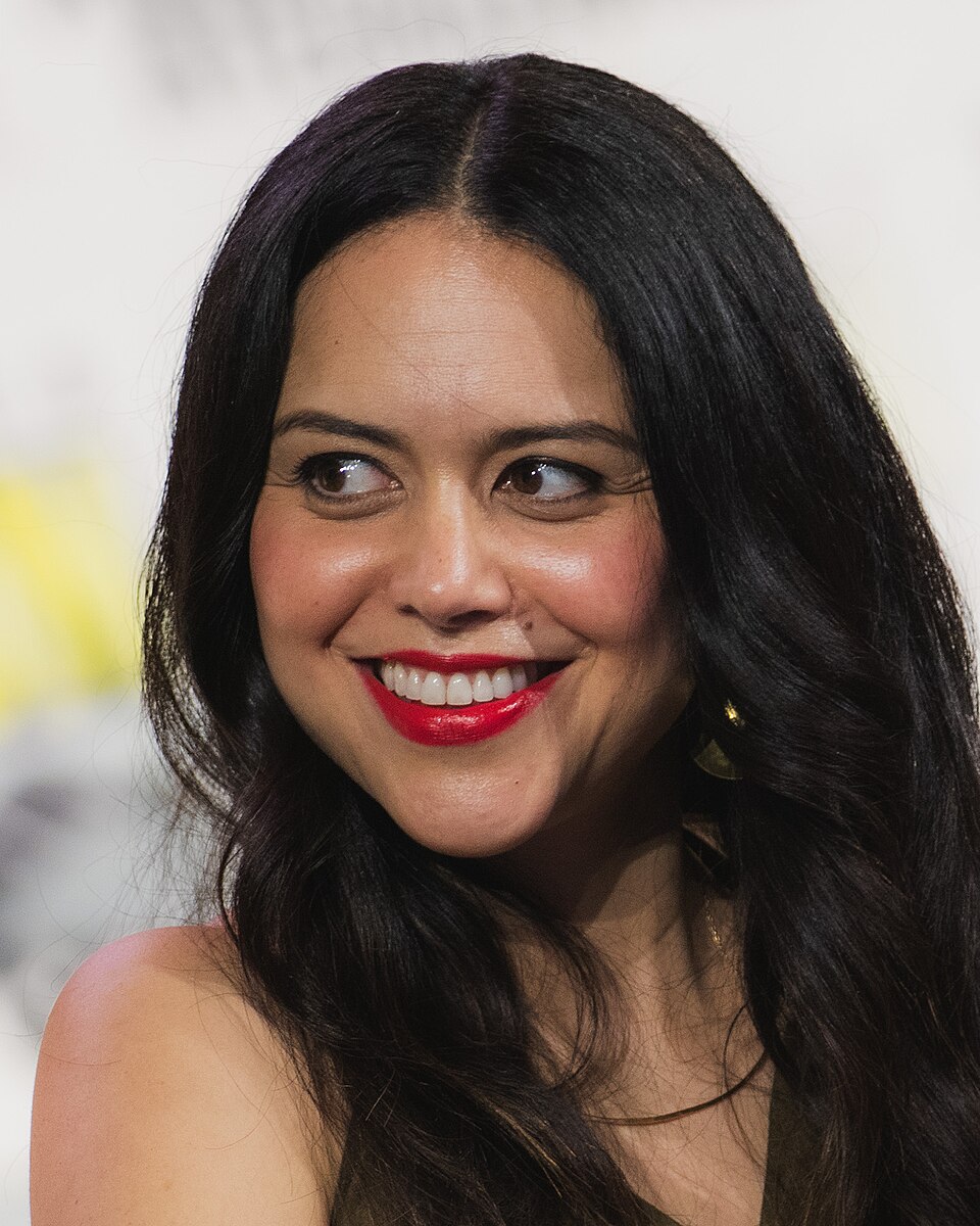 Alyssa Diaz portrait