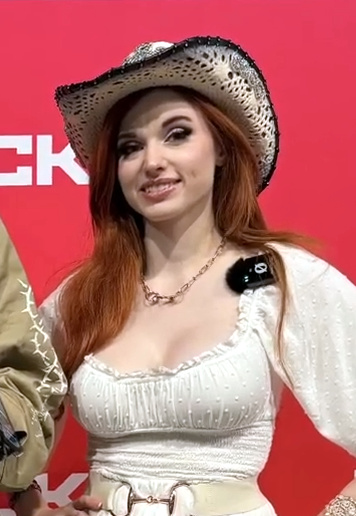 Amouranth portrait