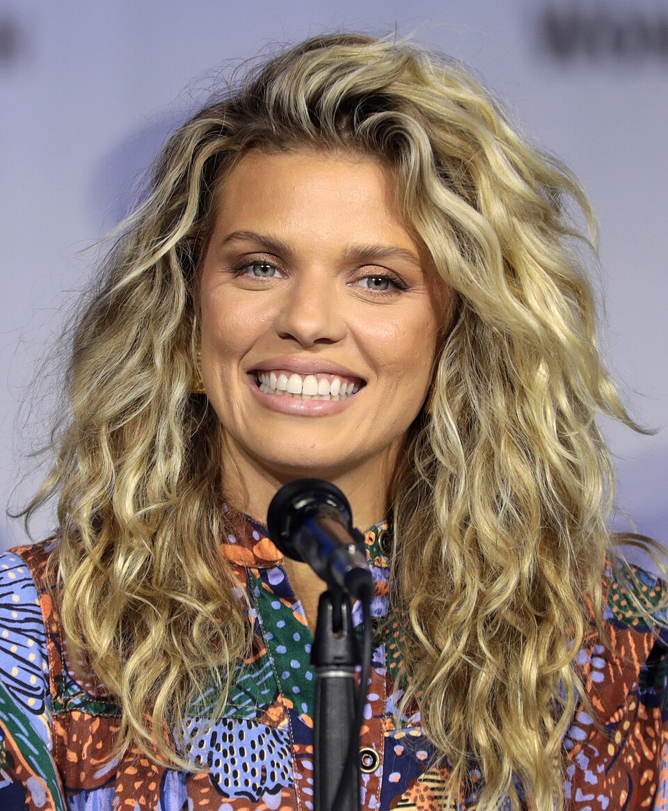AnnaLynne McCord portrait
