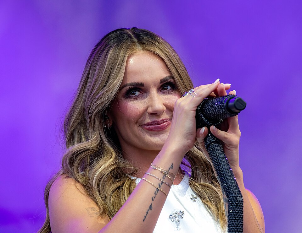Carly Pearce portrait