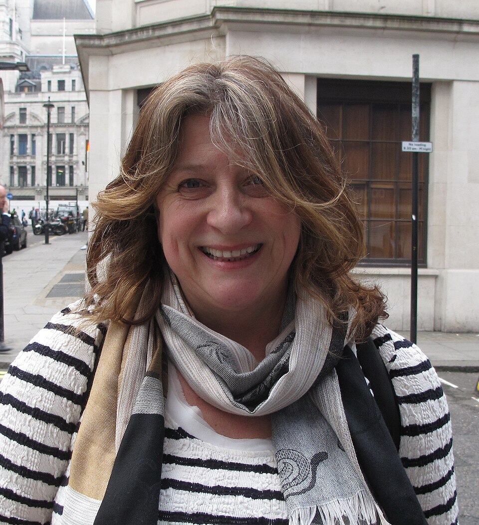 Caroline Quentin portrait