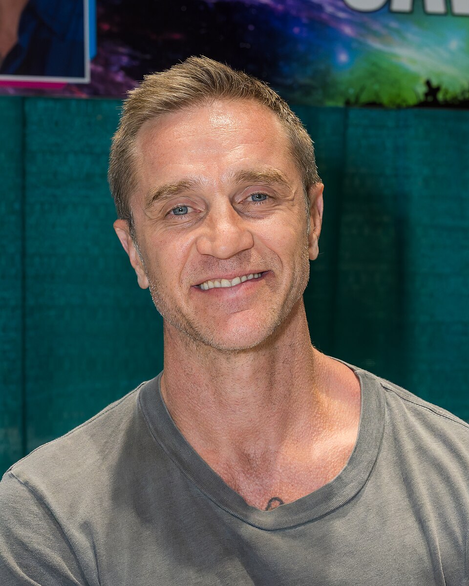 Devon Sawa portrait