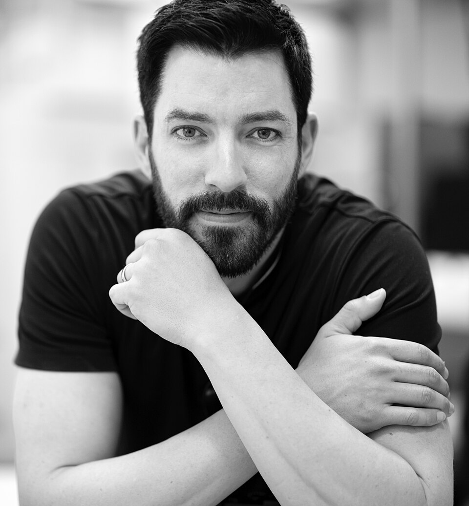 Drew Scott portrait