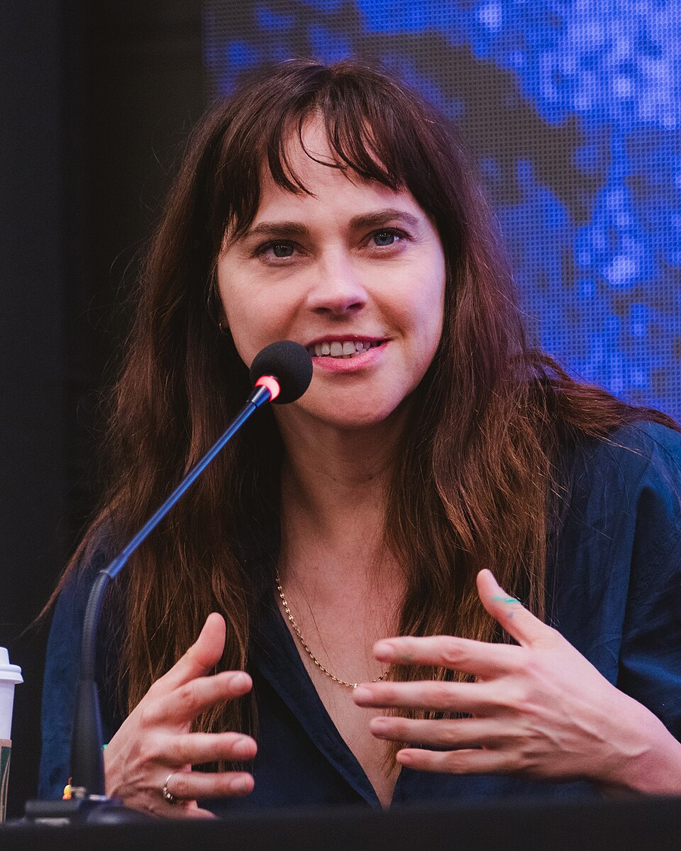 Fiona Dourif portrait