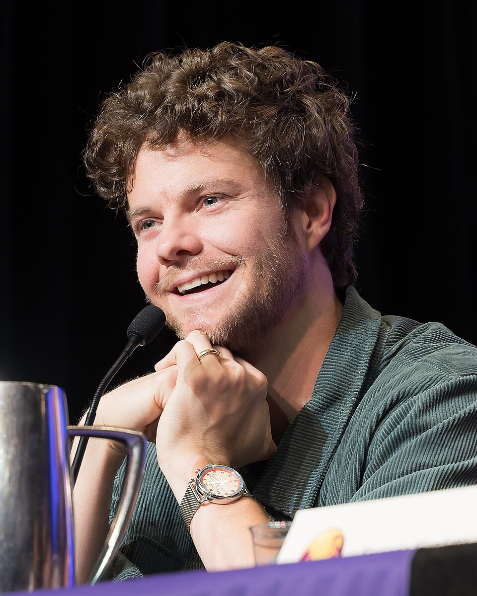 Jack Quaid portrait