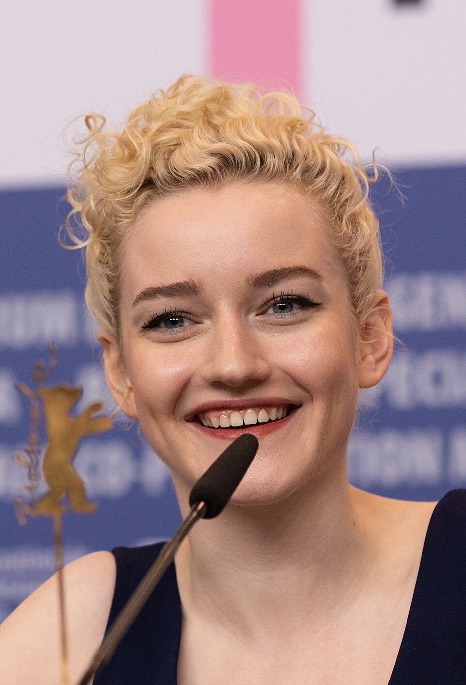 Julia Garner portrait