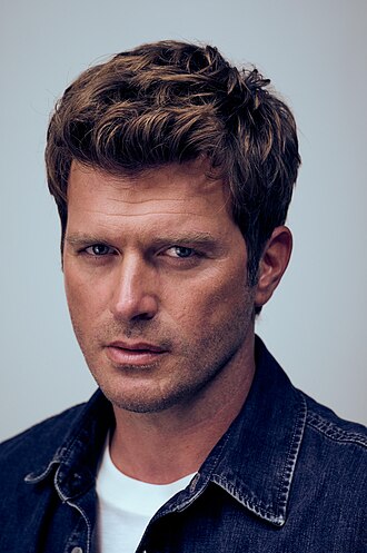 Kıvanç Tatlıtuğ licensed portrait