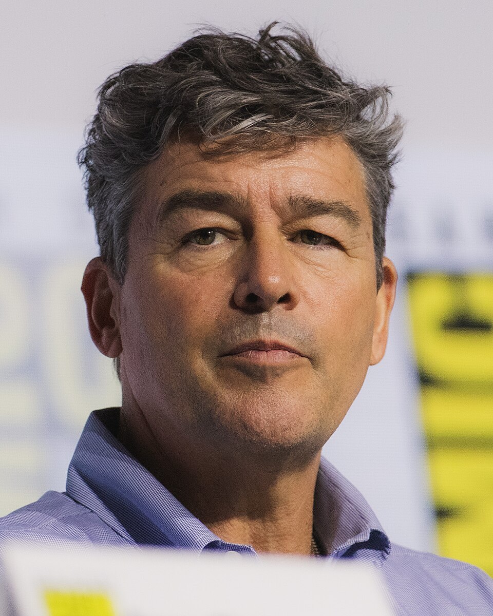 Kyle Chandler portrait
