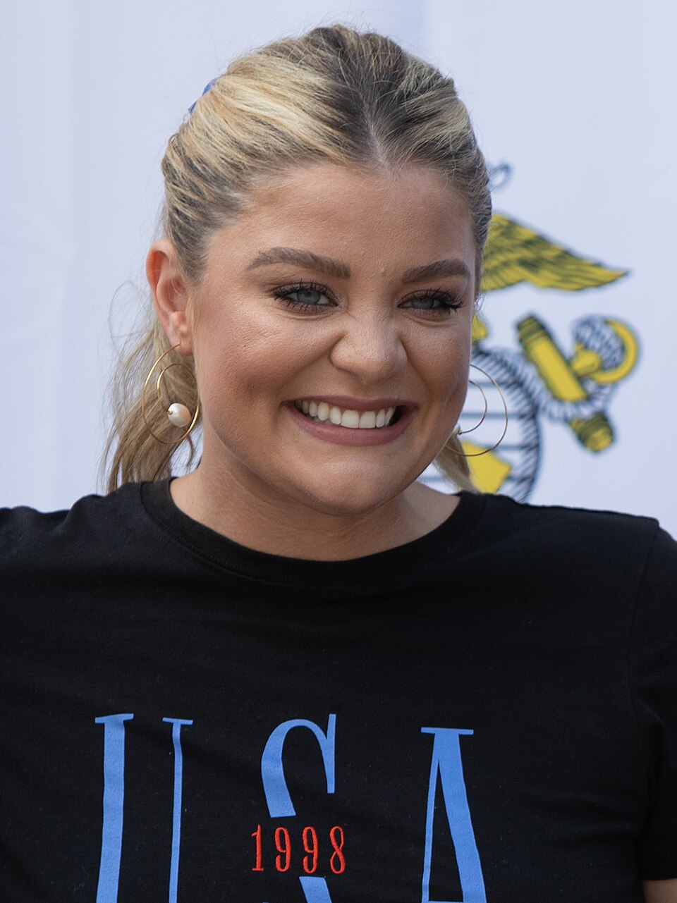 Lauren Alaina portrait