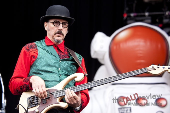 Les Claypool portrait