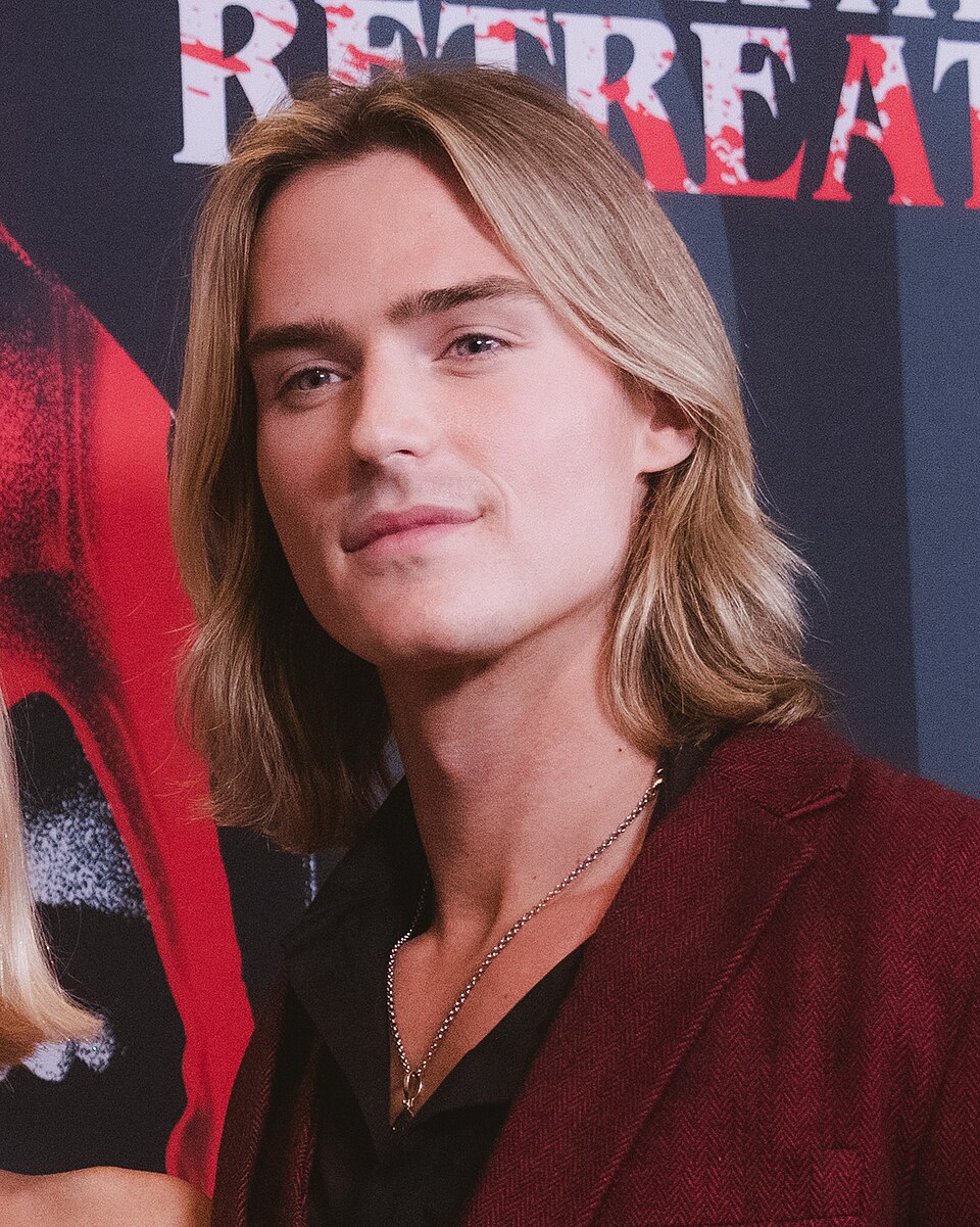 Luke Eisner portrait
