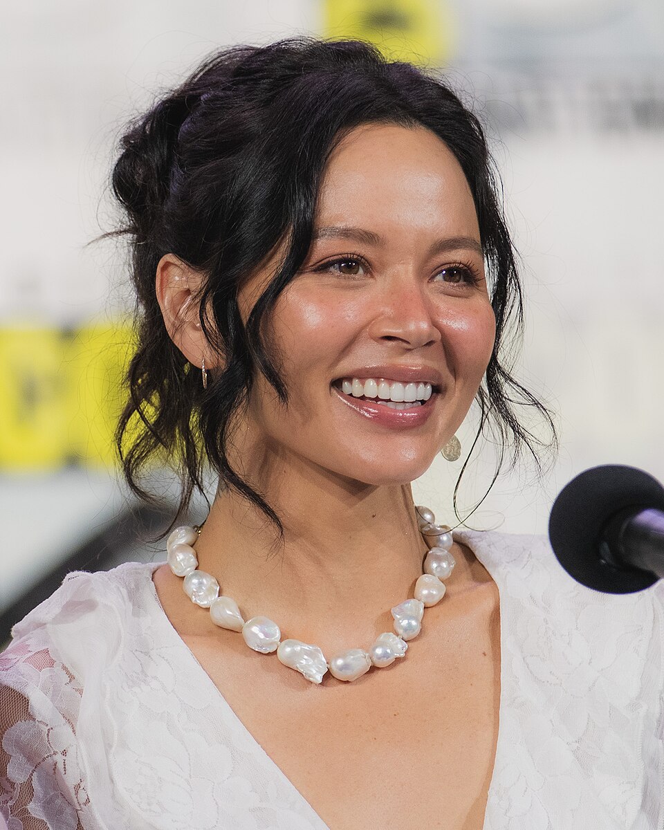 Melissa O'Neil portrait