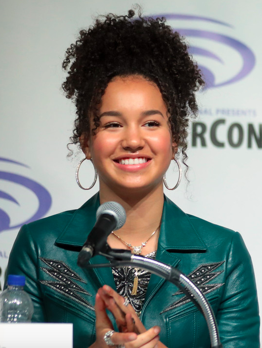 Sofia Wylie portrait
