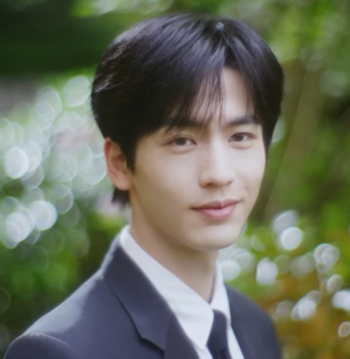 Zhang Linghe portrait